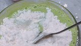 小青菜山药糕，锻炼宝宝手指协调能力