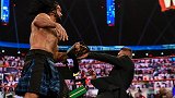RAW第1447期：电视秀秒变挨打秀 米兹宣布退出铁笼密室淘汰赛