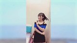 深色裙子大姐，洋气新潮