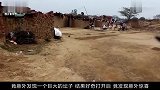 大叔意外发现一个20公斤重的坛子，好奇打开之后马上上交国家