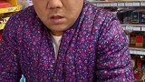 萌狮大赏 美女一声吼，小伙手机报废了！