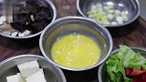 大厨教你家常三鲜豆腐做法，味道嫩滑鲜美，营养搭配好家人都爱吃
