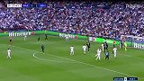 第24分钟皇家马德里球员瓦拉内射门 - 打偏