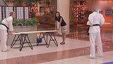 国外爆笑街头恶搞，帅哥表演跆拳道，结果不慎一拳打翻老奶奶