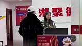 怎么还越训越高兴了