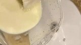 女子晒出坐月子护肤的好方法，竟然是用母乳护肤