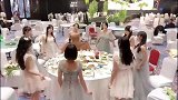 我们围桌跳个舞，是不是可以蹭顿酒席！