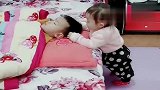 相差2岁的兄妹，哥哥生病是这样一幕，画面太温馨了