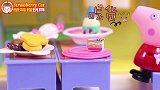 小猪佩奇玩具故事第七季：佩奇怎么会在车上这么做？