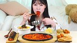 小姐姐炸鸡块、蛋黄酱盖饭、泡菜炒饭、芝士紫菜包饭