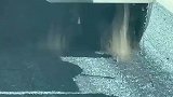 地面的温度太高，轮胎都拉丝了