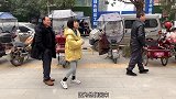 川妹子带着爸妈去看新买的房子，跃层的户型妈妈表示还是第一次见