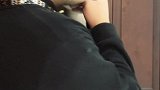 当有人来敲门，也不知道是送外卖的，还是送求婚戒指的