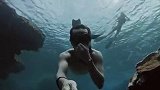 解锁情侣最新520约会活动 男友视角拍摄小姐姐自由潜水