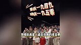 刘晓庆现身重庆活力满满，穿新中式套装美出圈，健步如飞不像75岁