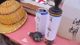 美女街边卖东西，小伙嫌弃太贵，没想到自制一把枪