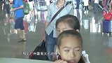 男孩进城找父母，熟悉路线很是潇洒，结果却冒充闯进别人家！