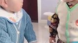 俩萌娃用婴语吵架，一般人听不懂的