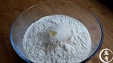 蜂蜜小面包学这个配方就够了，简单实用，柔软拉丝，比买的还好吃