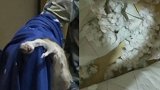 大学生时隔5月返校,开门瞬间心态崩了：老鼠把被褥咬得稀碎
