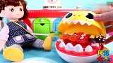 鲨鱼宝宝喜欢吃串串软糖,韩国小豆子教他和河马先生刷牙