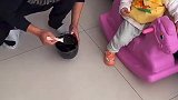 70岁的姥爷靠才艺带娃