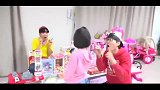 小萝莉开理发店，把客人的头发搞得很糟糕，客人生气的走了