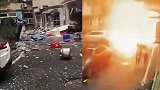 武汉一店铺煤气罐泄漏致气爆 路边车被掀翻一对母子惊慌逃生
