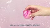 老外自制2000斤沐浴球，倒入泳池一瞬间，仿佛步入人间仙境！