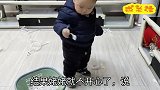 1岁多宝宝像只跟屁虫，走到哪跟到哪，宝妈：我想安静的上个厕所