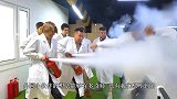 外国小哥挑战“流沙”，率先逃出奖励10000美元