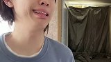 不管干什么都要先拿起手机拍视频内容过于真实