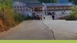 每天早上，村干部都会组织