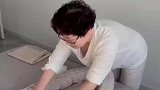 月嫂离开雇主家前，亲手制作礼物，一针一线寄托阿姨的温暖