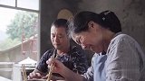 鳗鱼面皮包上红虾，做成特色的鱼饺，隔着屏都流口水