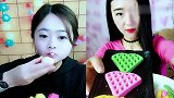 美女直播吃彩色巧克力心，看着真过瘾，是我向往的生活