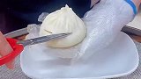 广东本地人吃灌汤包，没想到把小剪刀都用上了，你们有没有见过呢