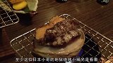 日本小哥地狱烧烤看到活体鲍鱼在火焰上挣扎，还能吃下去吗
