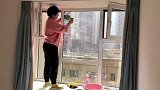 新年玻璃这样擦，干净又亮堂，现场分享两个擦窗好物，真省力