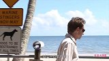 老外捡起“怪异物体”，直接后空翻跳上去，下一秒肠子都悔青了