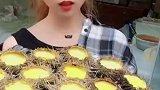 妹子，你吃的这海胆，别说吃了穷人家的见都没见过
