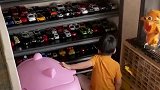 月嫂带大的宝宝，自从辞去月嫂之后，他就喜欢自己一个人玩