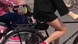 这个视频火了，新手上路，保持车距，美女你这也太厉害了