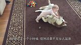 哈士奇去叫小主人起床，一小时过去没声响，看见这幕笑坏了