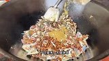 福建小哥用1 2米大锅做本地独有面线米粉芡，一周做一次要做900斤