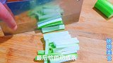 丝瓜别炒着吃了，教你做丝瓜汤，健康低脂，汤鲜味美，出锅抢着吃