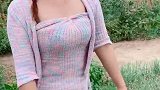 微胖妹子穿搭有范，自拍的样子真好看