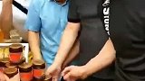 成龙大哥在买什么呢？