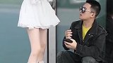 小哥哥你们喜欢看她吗?说实话哦!