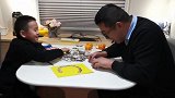 淘气父子房车里搞创作，餐桌垃圾秒变时尚摆件